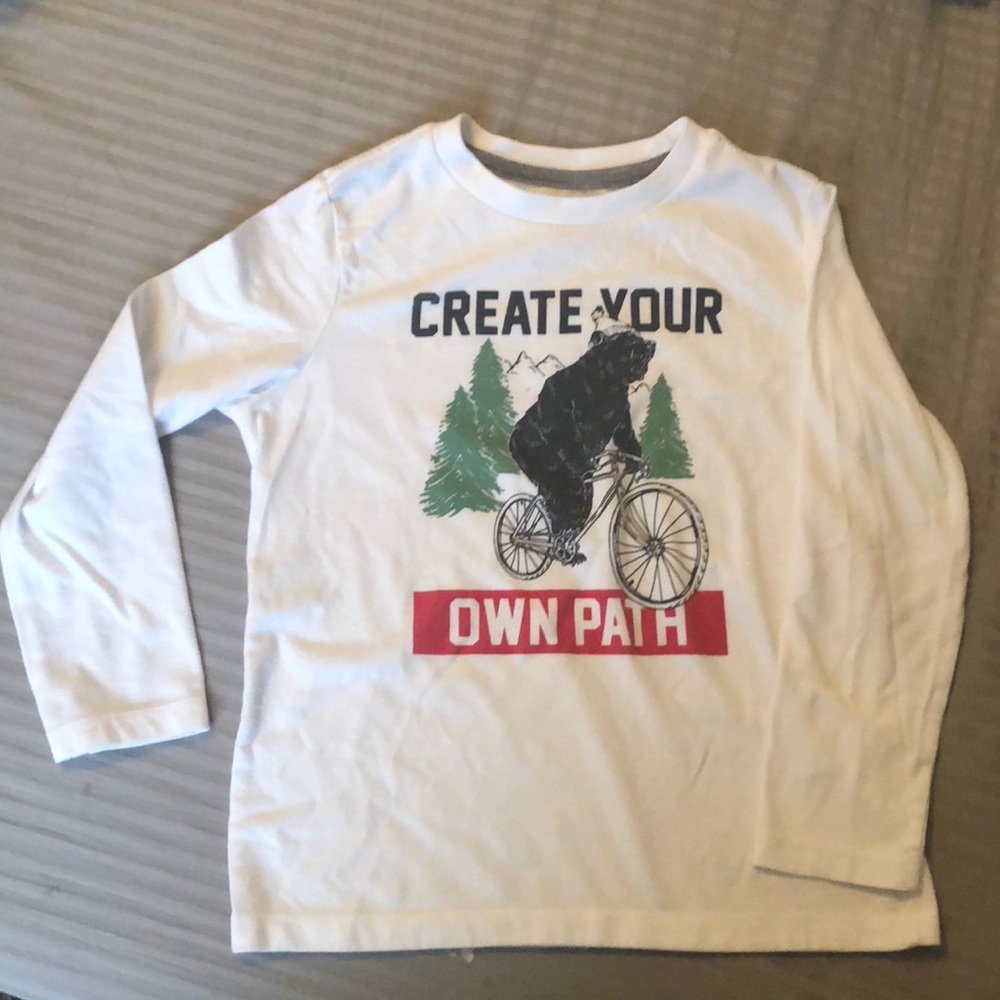 Boys Old Navy graphic long sleeve shirt